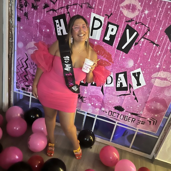 Meet your Posher, America🎉 - Picture 4 of 4